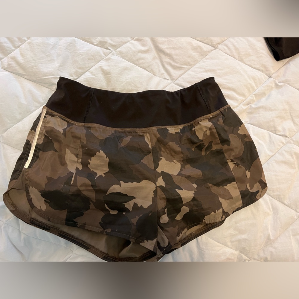 Athleta Printed Camo Mesh Racer Run Short, Size S Small, Fitness